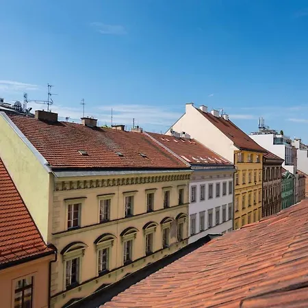 Under The Beams - Designer Old Town Loft Prag