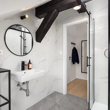 Lejlighed Under The Beams - Designer Old Town Loft *