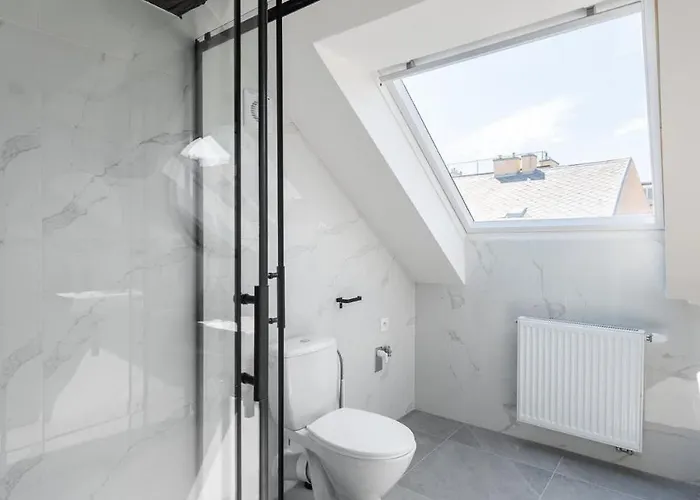 Under The Beams - Designer Old Town Loft