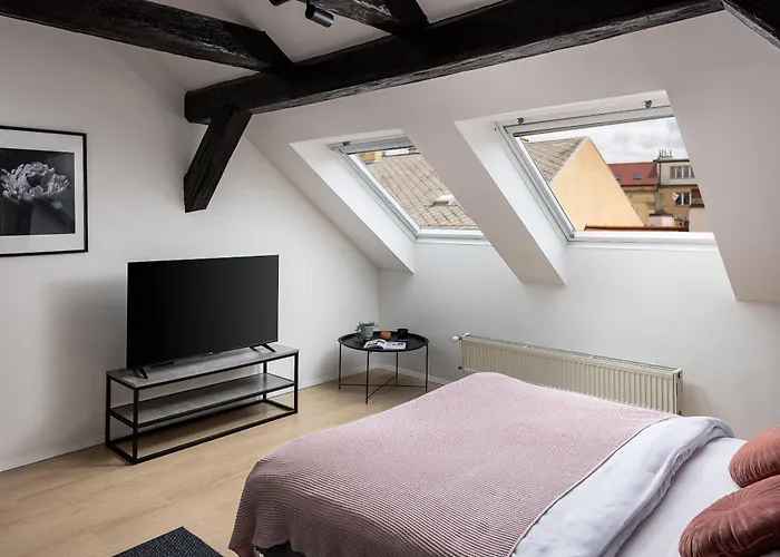 Under The Beams - Designer Old Town Loft Διαμέρισμα *