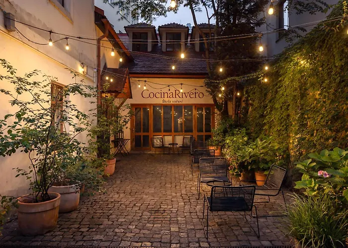 Διαμέρισμα Under The Beams - Designer Old Town Loft